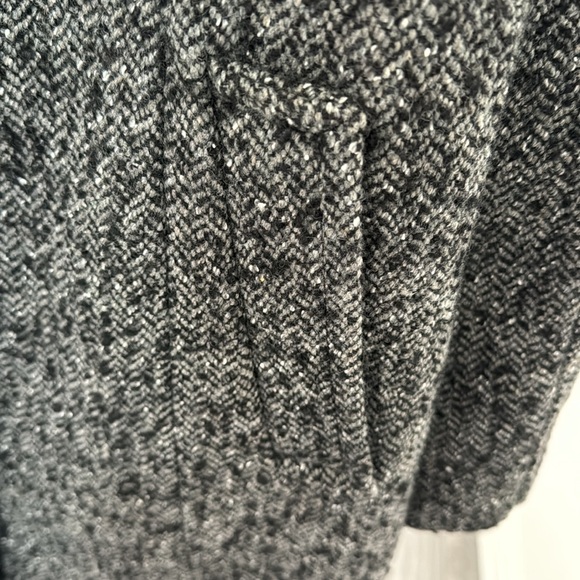 Coat - Picture 4 of 10